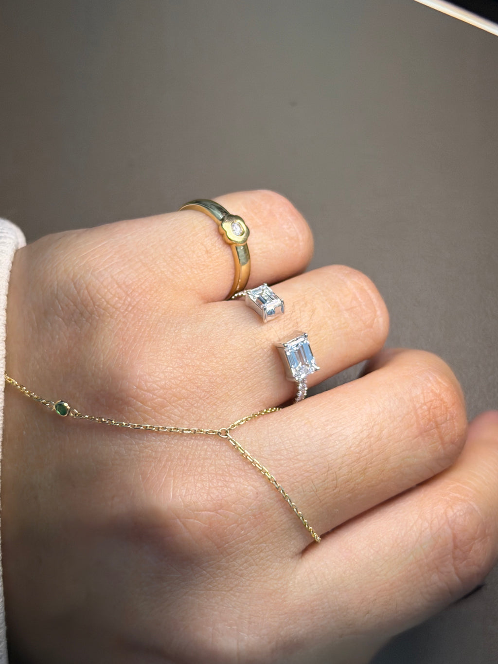 Pia Pinky Ring in Emerald