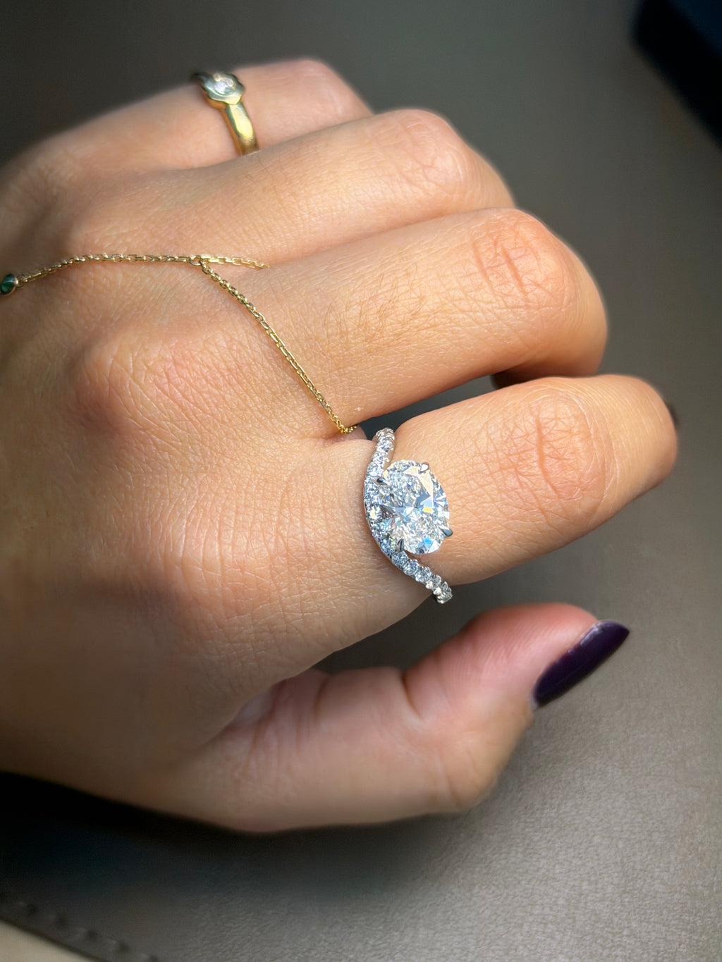 Oval Pavé Wave Ring