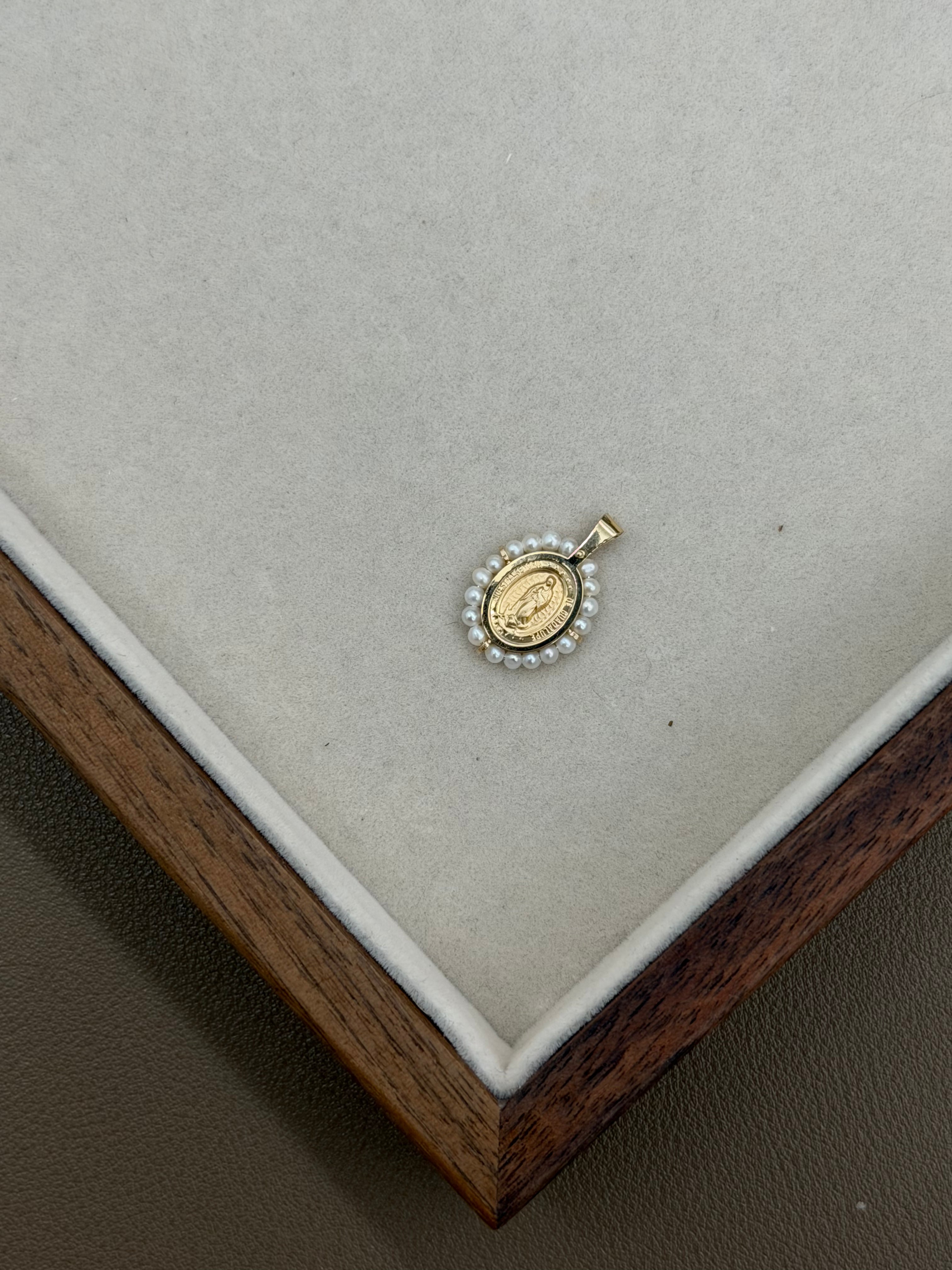 Pearl "Virgen De Guadalupe" Pendant